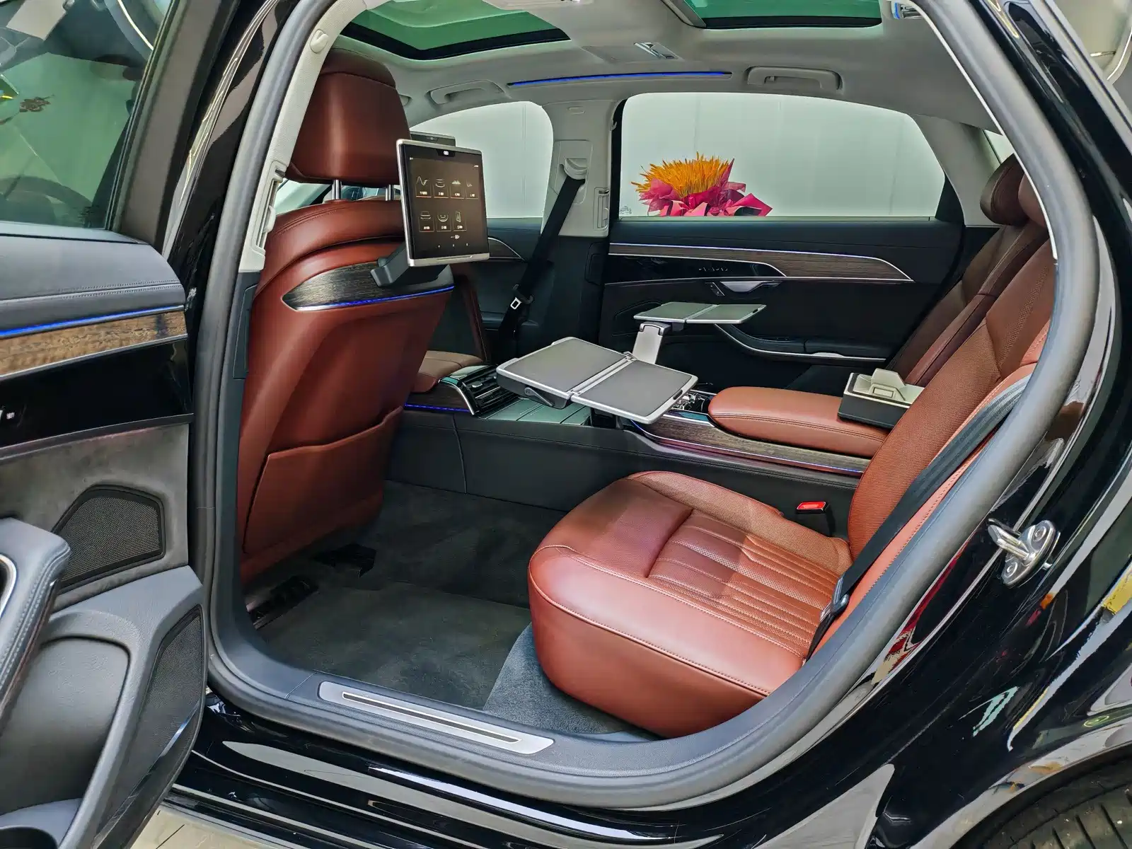 Фото 7 - Audi A8