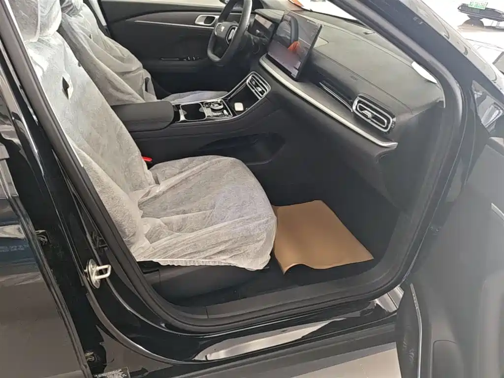 Geely Galaxy Galaxy Stellar 6 2025 60km Voyager Edition фото 25
