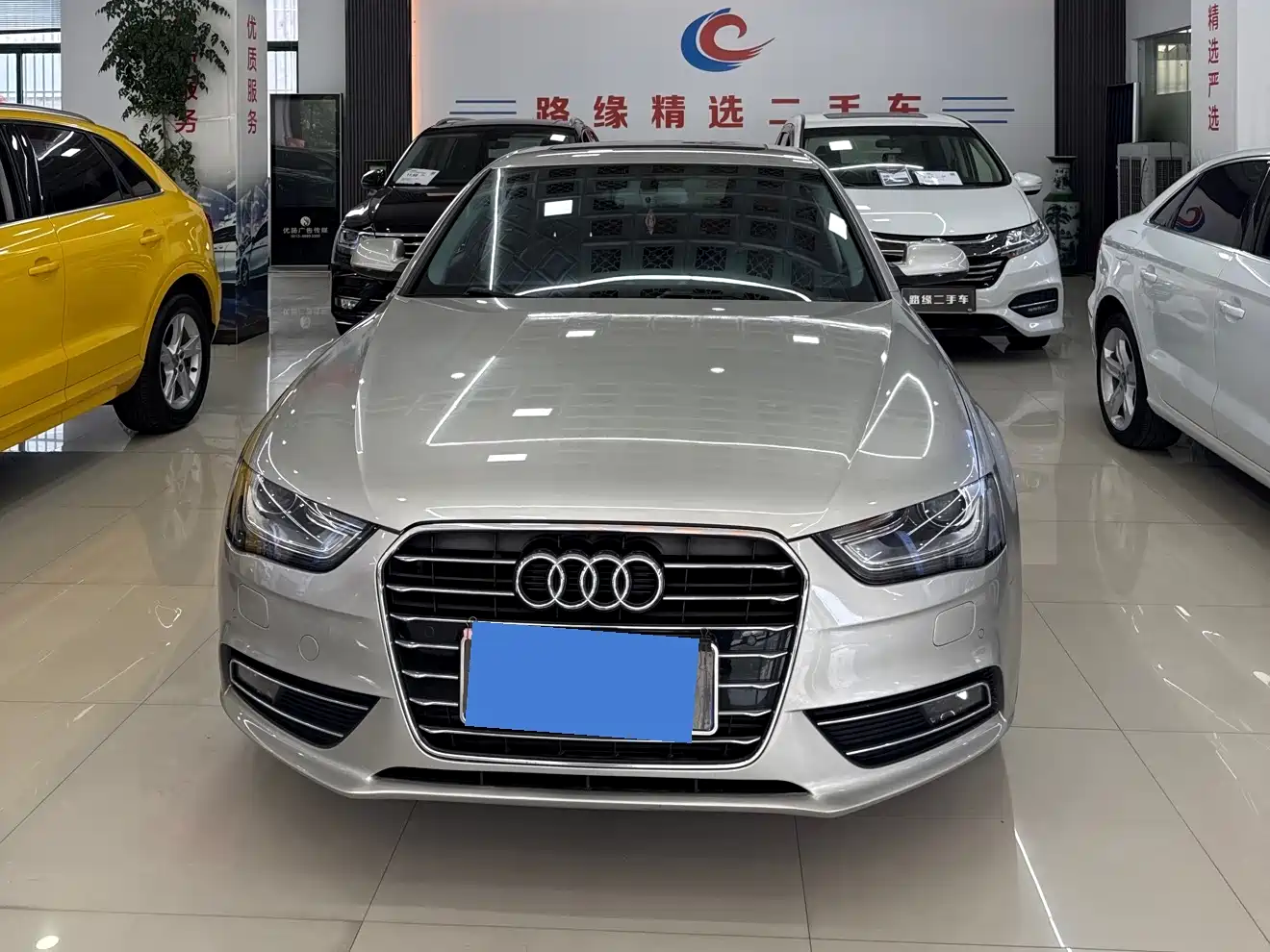Audi A4L 2016 35 TFSI Automatic Comfort фото 2