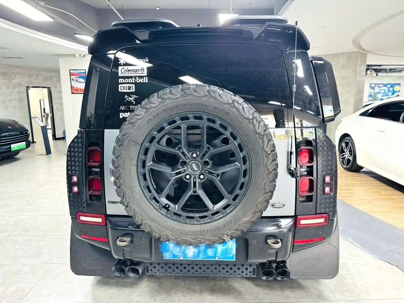 Photo 3 - Land Rover Defender