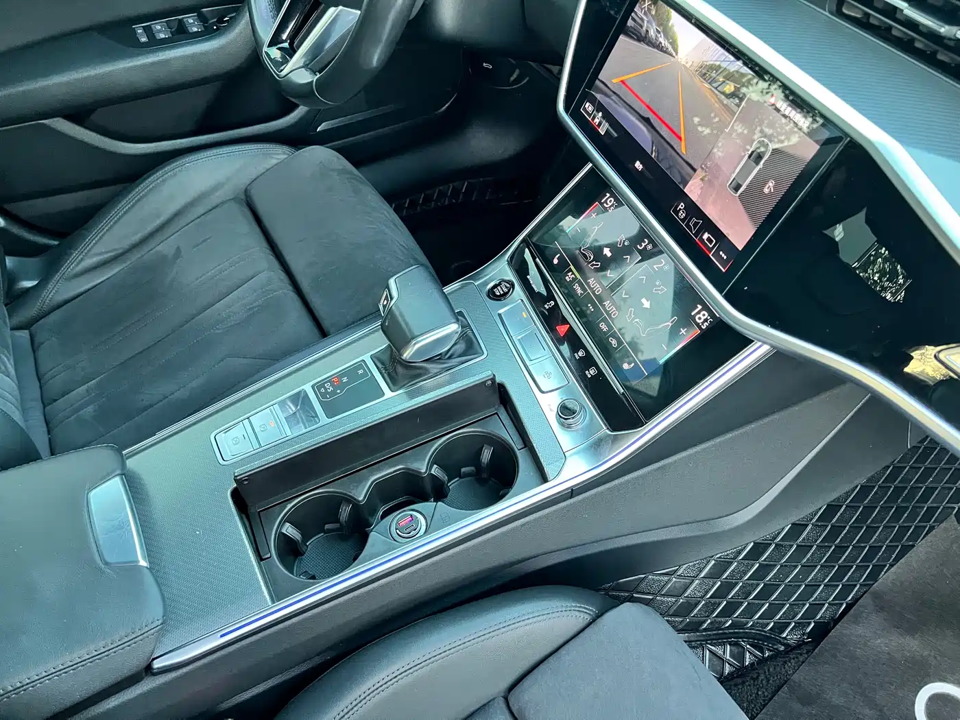 Audi A7 2023 Model 45 TFSI Premium Selection Edition фото 19