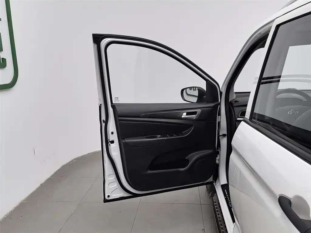 CHANGAN CHANGAN AUCHAN A600EV