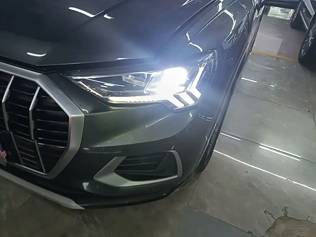 Фото 24 - Audi Q3