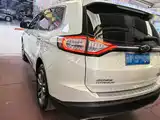 Фото 4 - Ford Edge