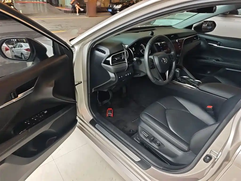 Toyota Camry 2019 Facelift 2.0G Luxury Edition фото 16