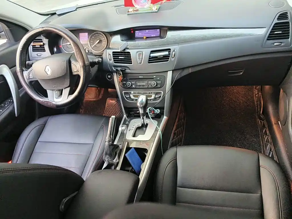 Renault Latitude 2014 2013 Facelift 2.0L CVT Comfort Edition