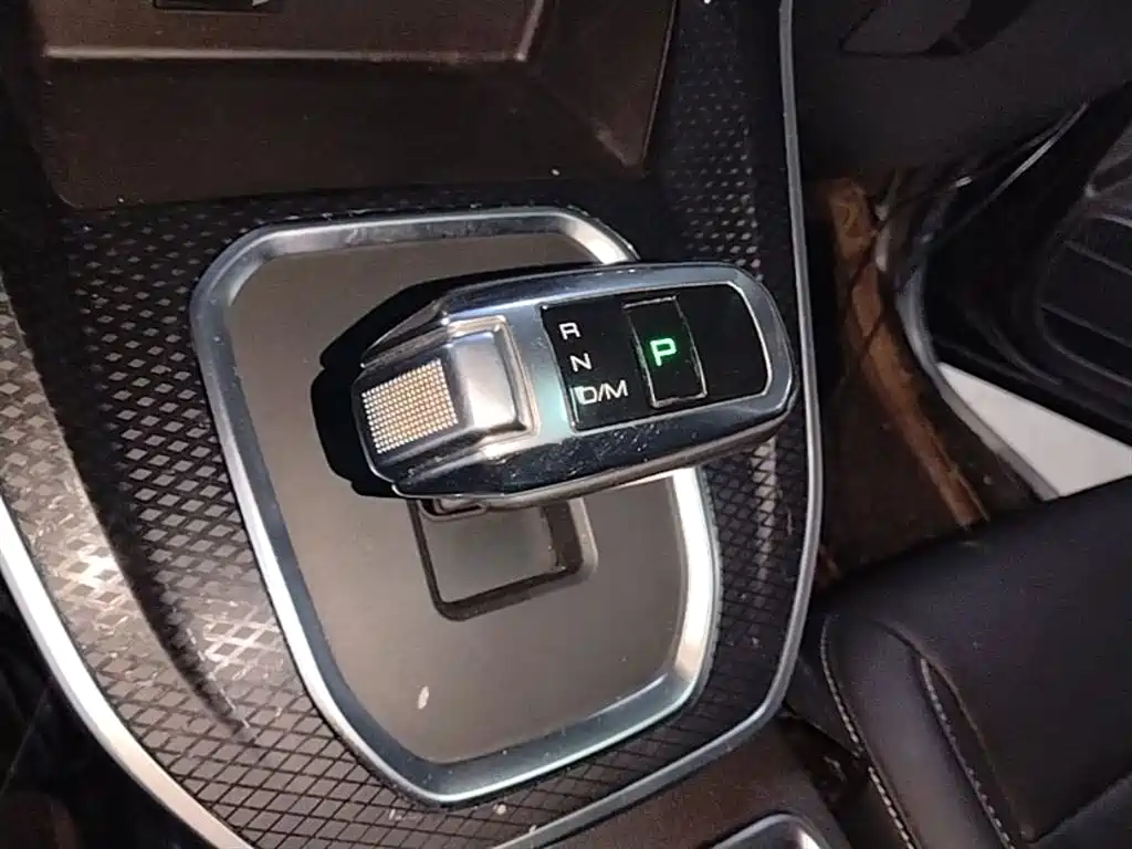 Haval M6 2023 PLUS 1.5T DCT Luxury Smart Connect фото 14