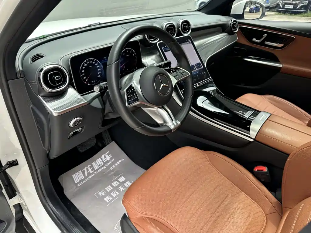 Фото 10 - Mercedes-Benz GLC