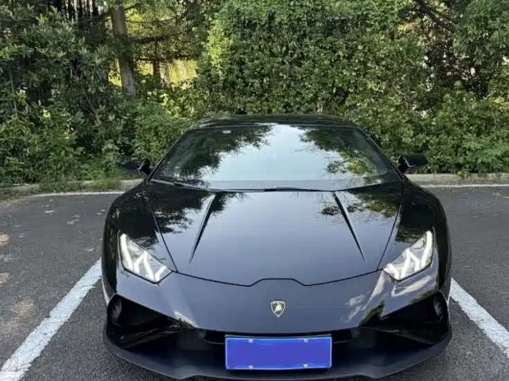 LAMBORGHINI HURACÁN