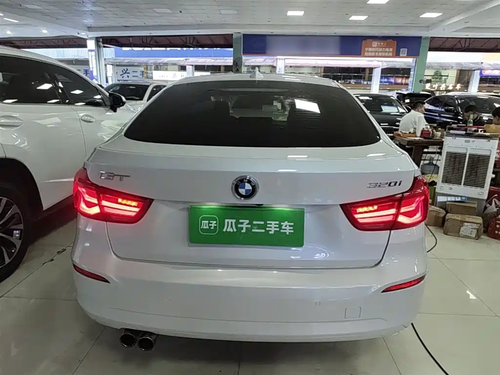 BMW 3 Series GT 2019 320i Fashion Model фото 6