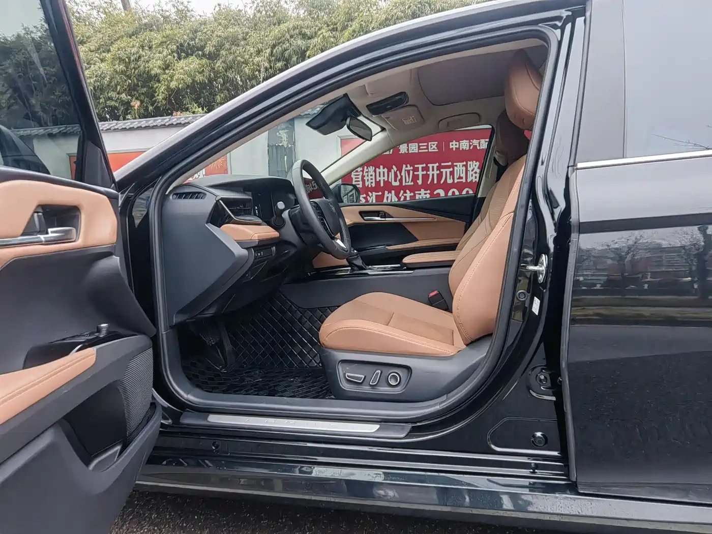 Toyota Camry 2024 Hybrid 2.0HG Premium Edition фото 4