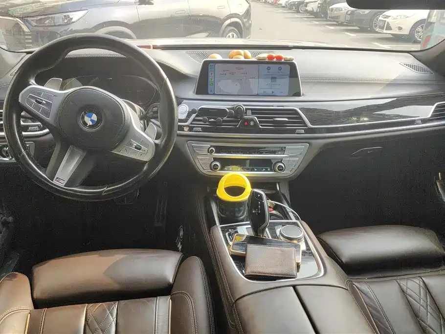 BMW 7 SERIES