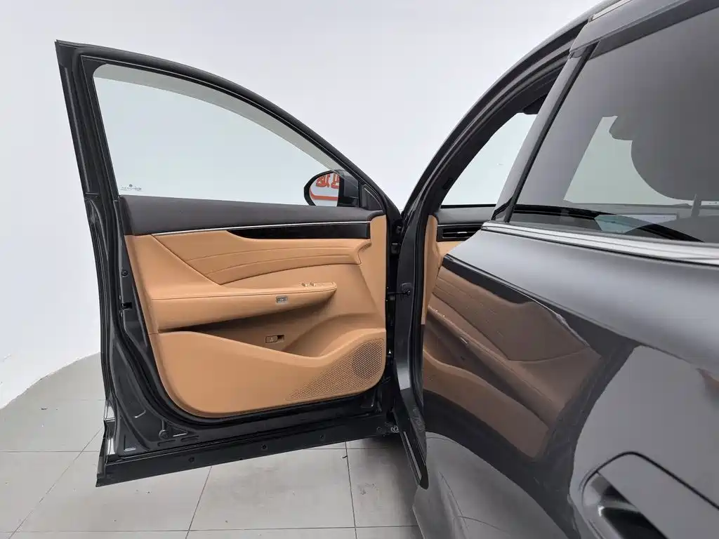 Dongfeng Aeolus L8 2025 2025 Plug-in Hybrid