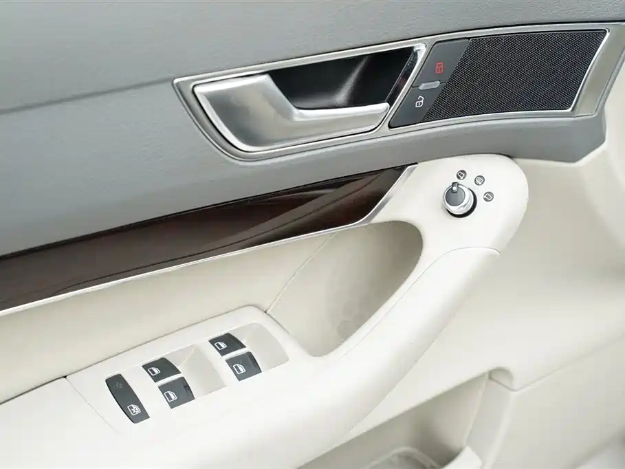 Audi A6L 2010 2.4L Technology фото 10