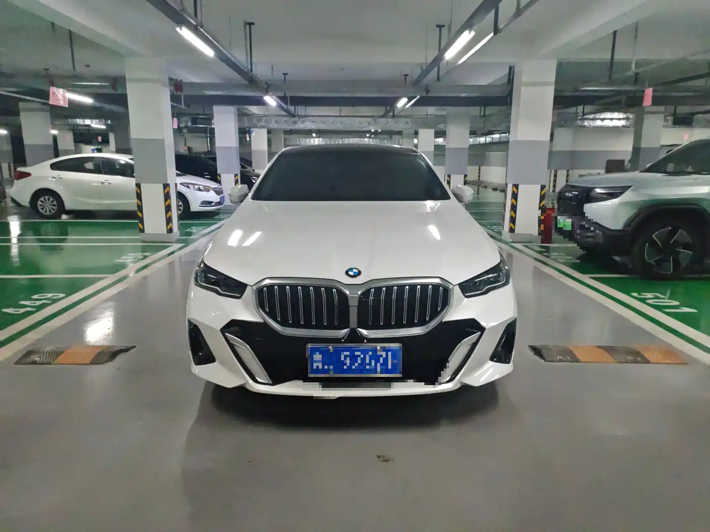 BMW 5 Series 2024 530Li Leading M Sport Package фото 2
