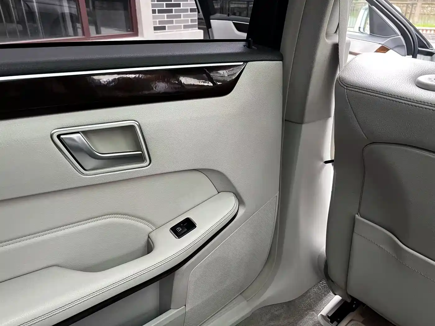 Mercedes-Benz E-Class 2014 E 260 L Luxury Class фото 16