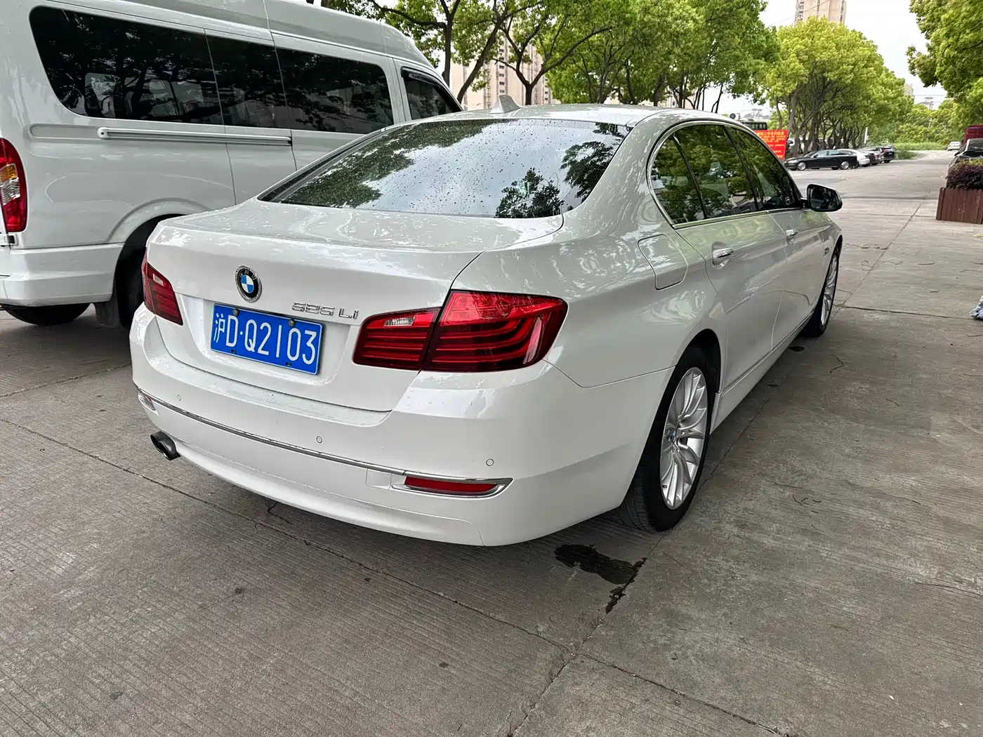 BMW 5 Series 2017 525Li Luxury Design Package фото 3