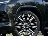 Фото 12 - Lexus LX