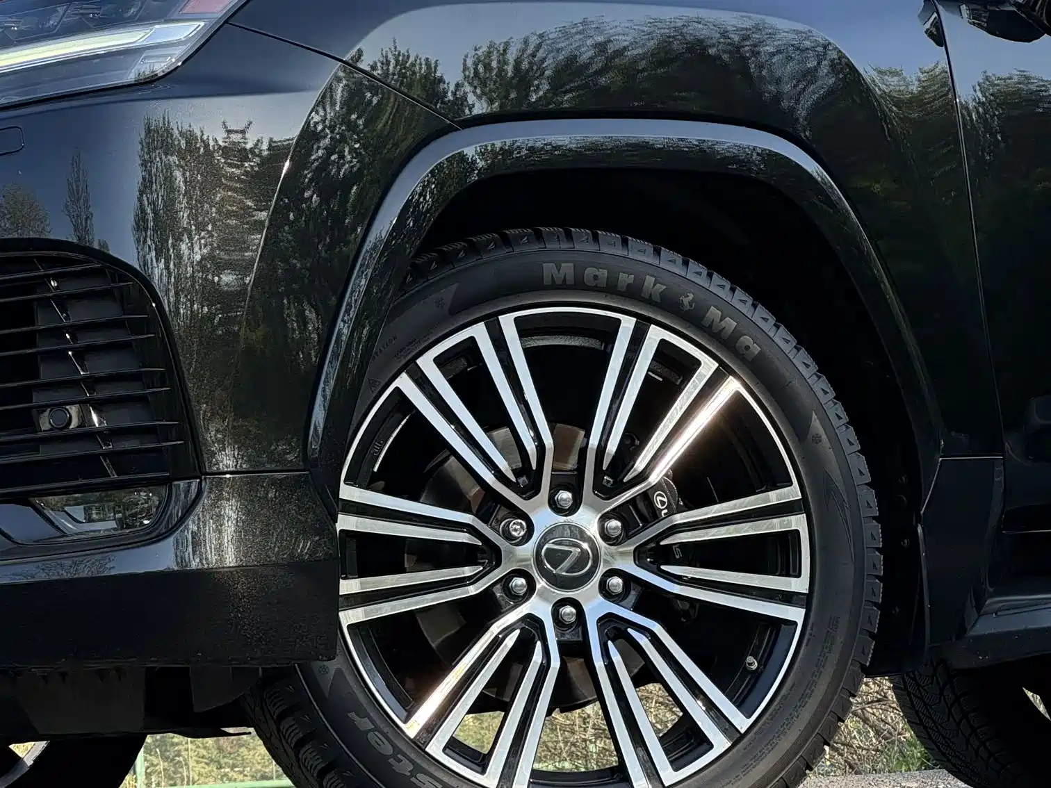 Фото 12 - Lexus LX