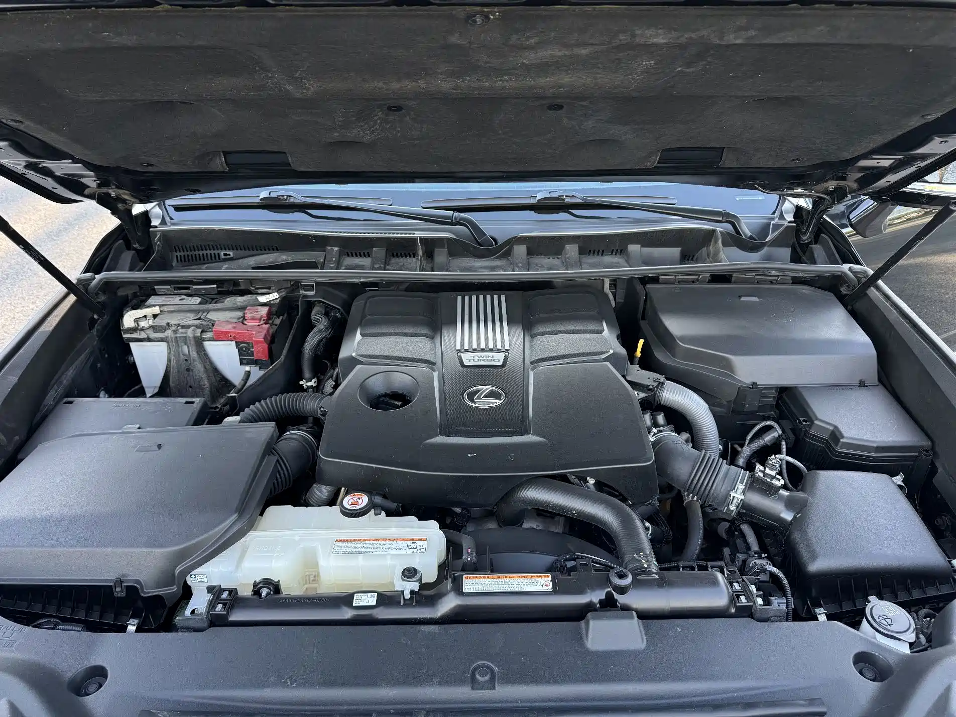 Фото 29 - Lexus LX