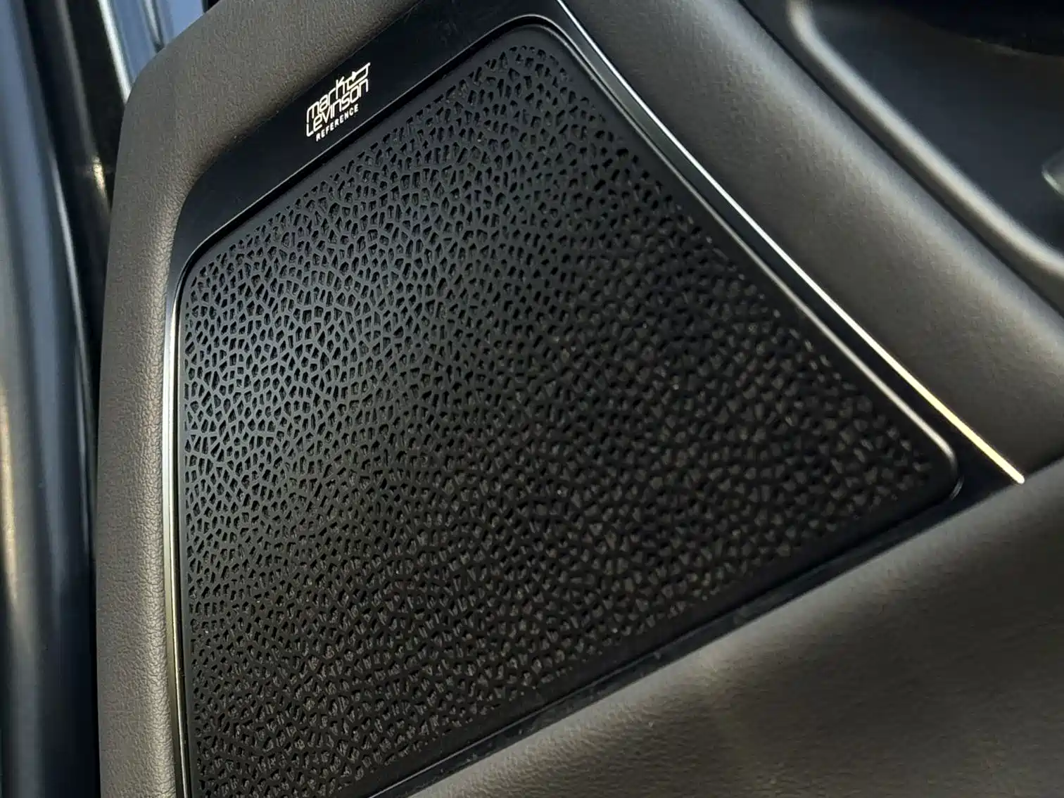 Фото 24 - Lexus LX
