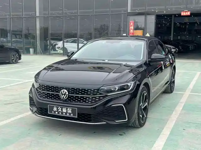 Volkswagen Passat 2023