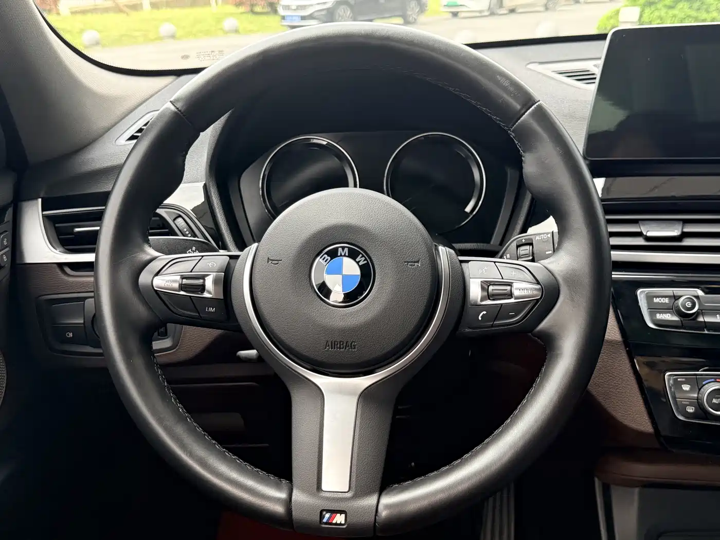 BMW X1 2022 sDrive25Li Leading фото 15