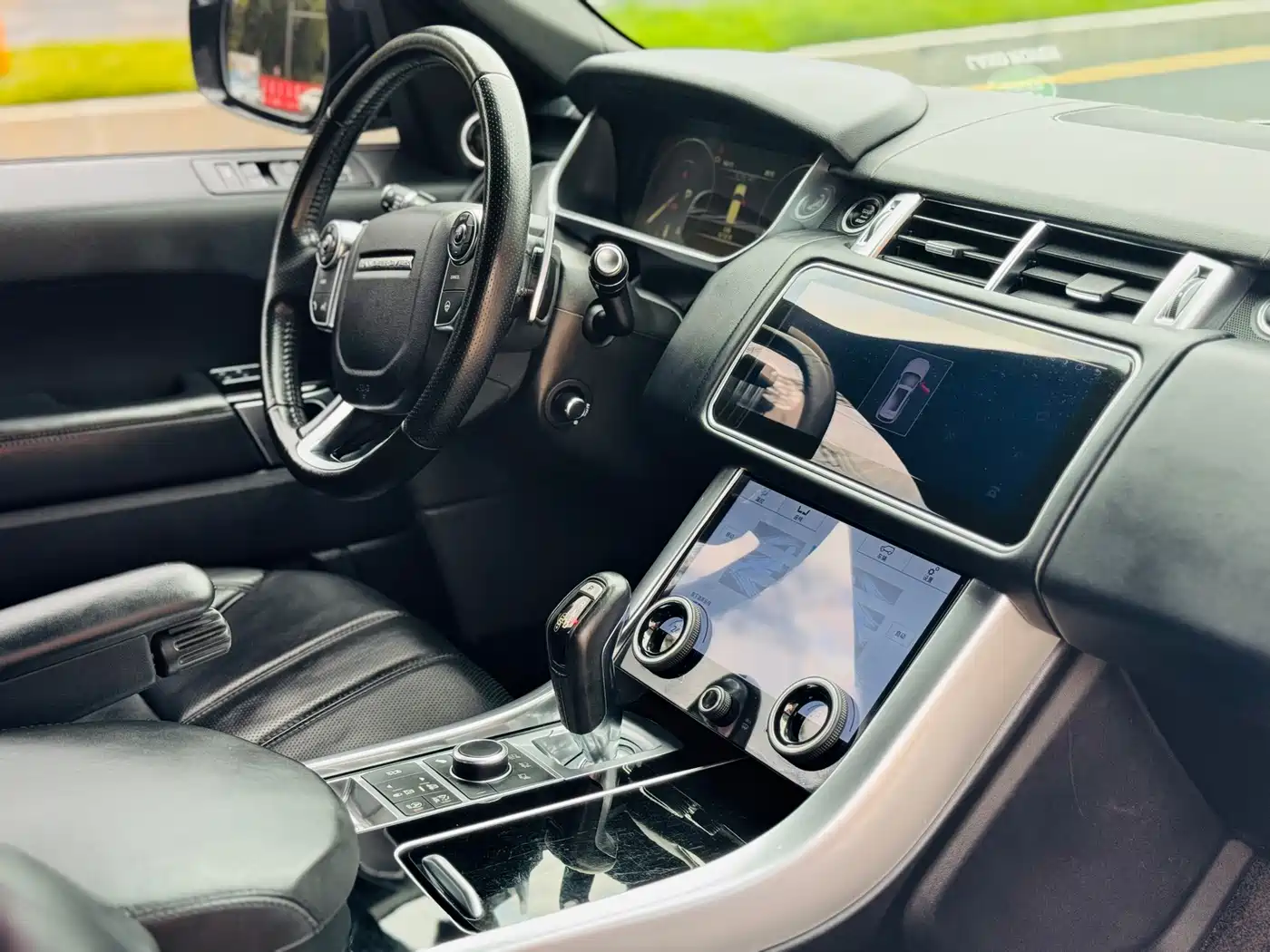 Land Rover Range Rover Sport 2016 Model 3.0 SDV6 HSE DYNAMIC фото 5