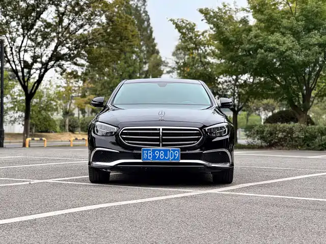 Mercedes-Benz E-Class 2022 Second Facelift E 300 L Luxury — фото 2