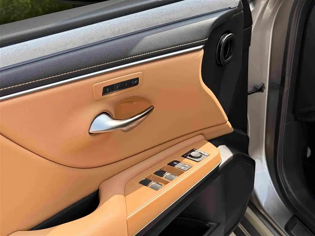 Lexus ES 2025 2025 200 Ultimate Edition