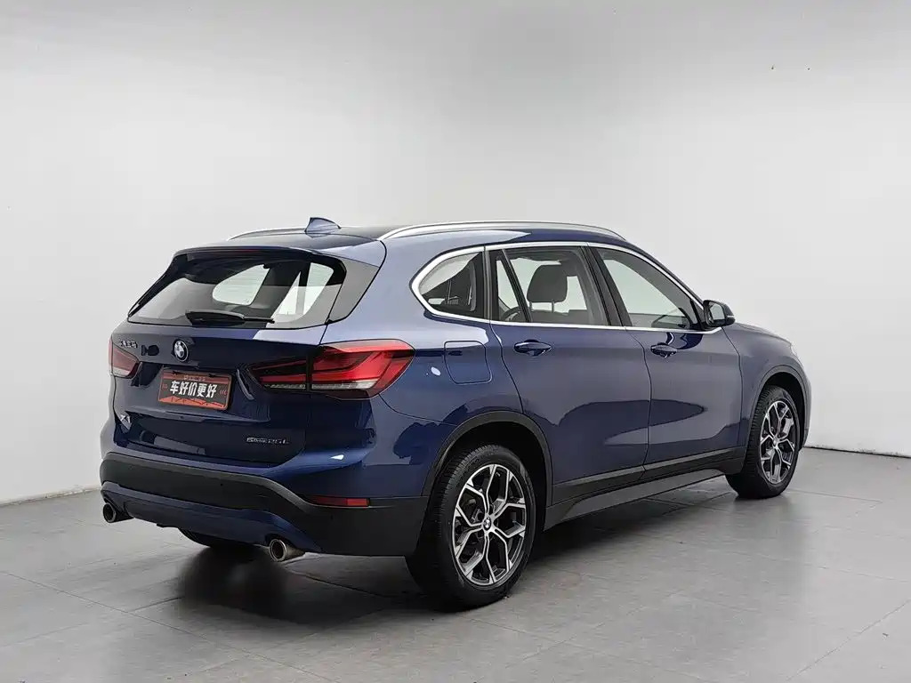 Фото 2 - BMW X1