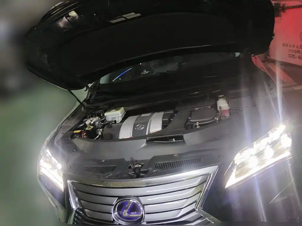 Фото 3 - Lexus RX