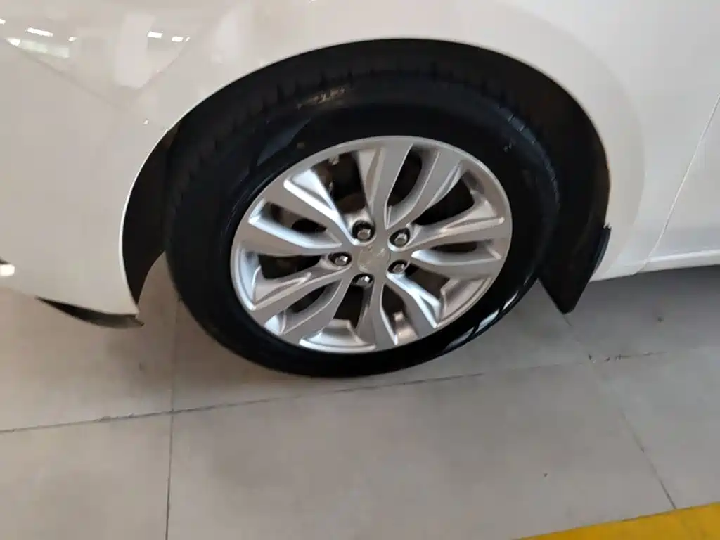 Фото 23 - Buick Excelle
