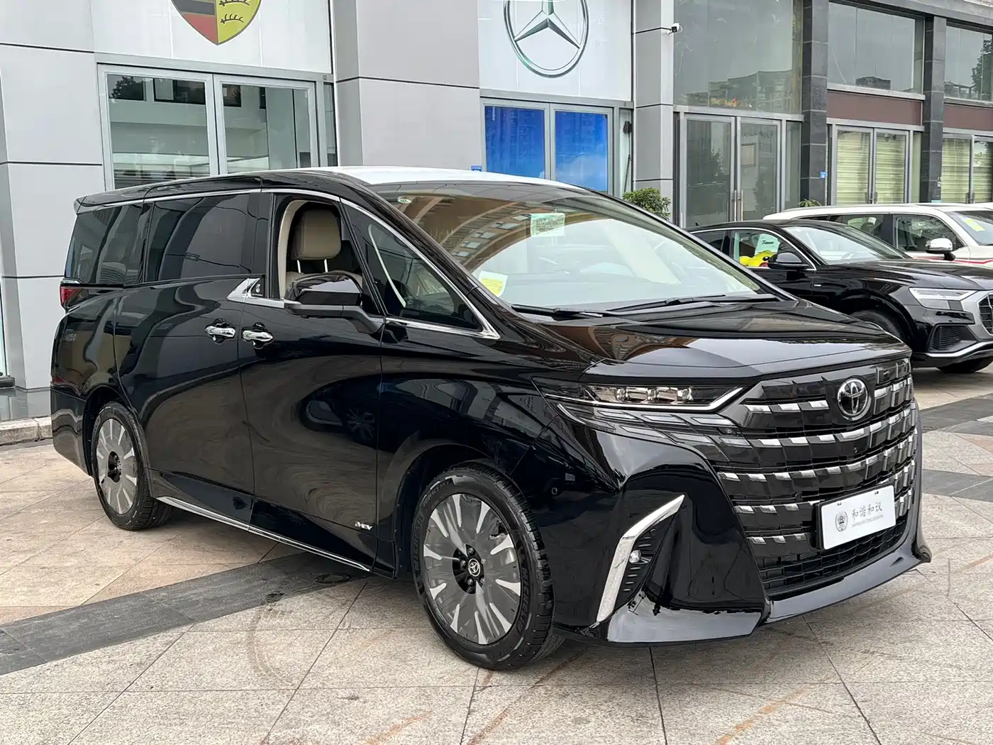 Toyota Alphard 2024 Hybrid 2.5L Ultimate Enjoyment Edition фото 3