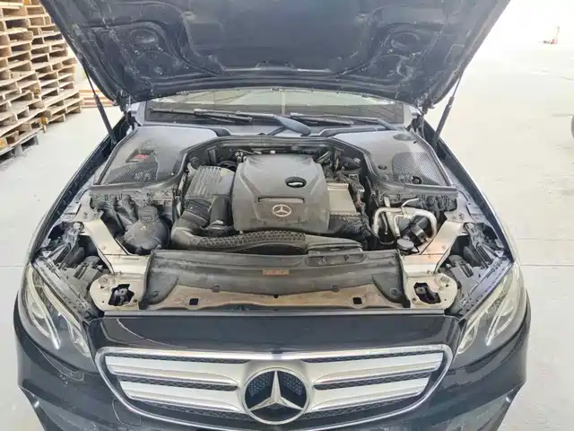 Mercedes-Benz E-Class 2018 E 200 L Sport — фото 3