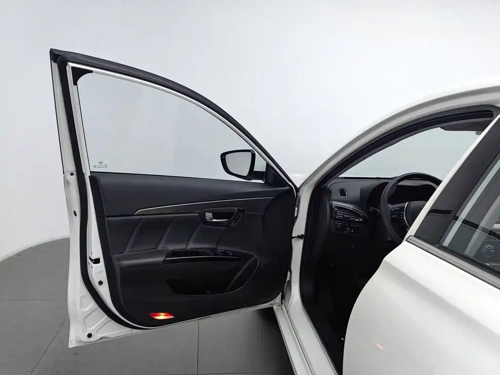 GAC Trumpchi Trumpchi GA6 2019 2016 235T DCT Luxury Edition