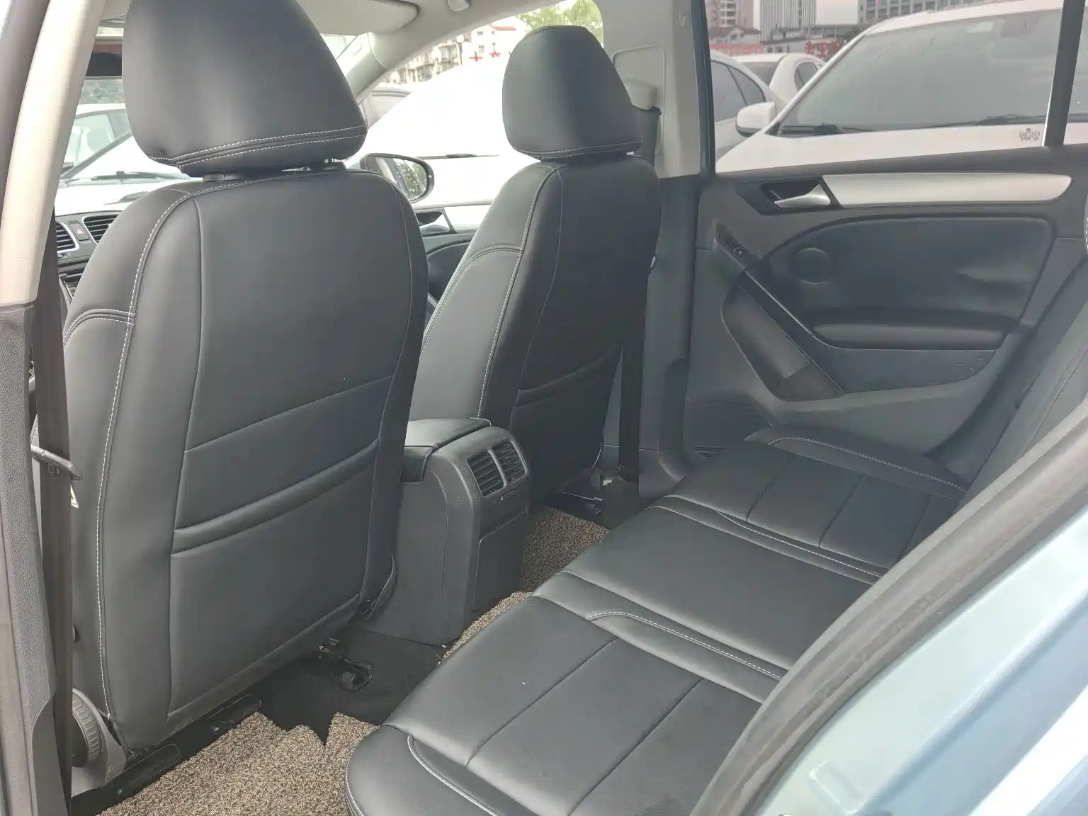 Фото 3 - Volkswagen Golf