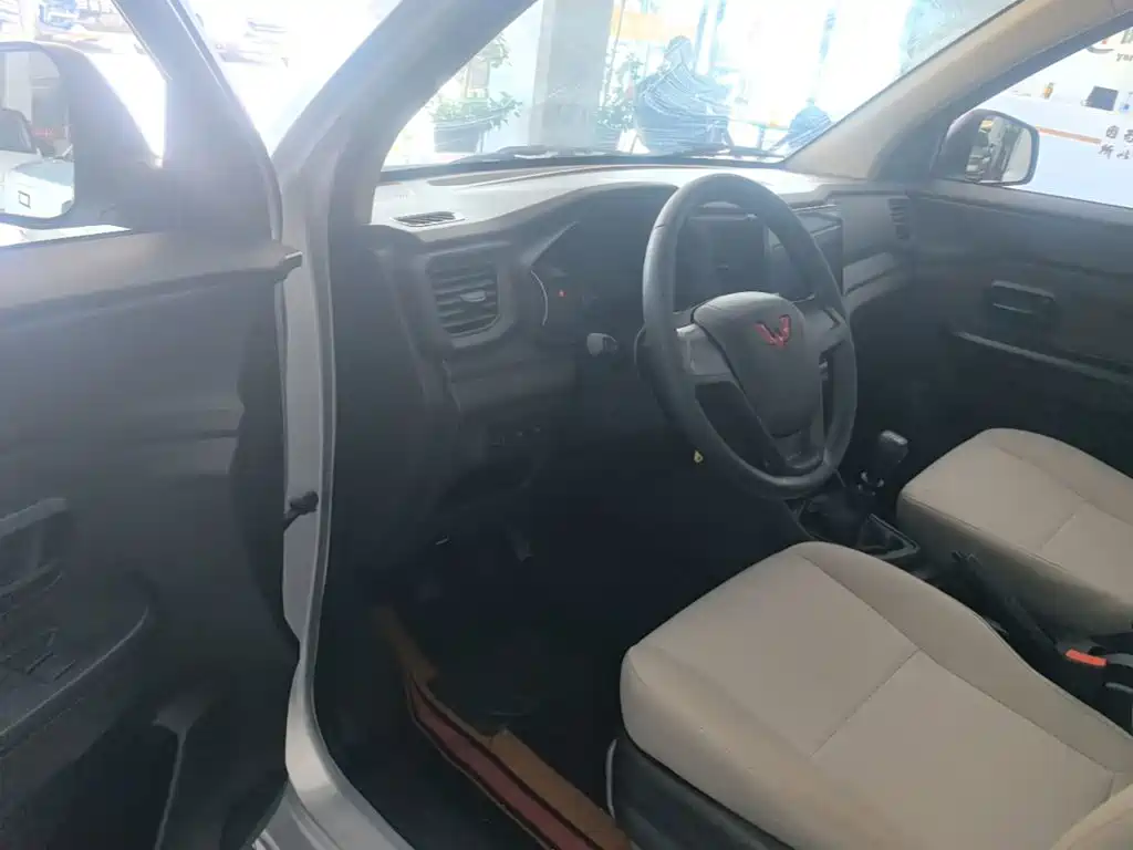 Wuling Motors Wuling Hongguang V 2024 2022 1.5L Power Take Edition Electric Power Steering LAR