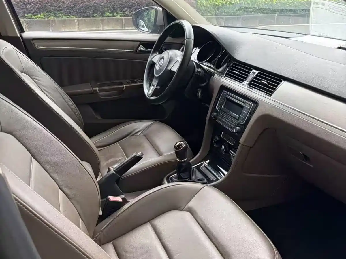 Фото 2 - Volkswagen Bora