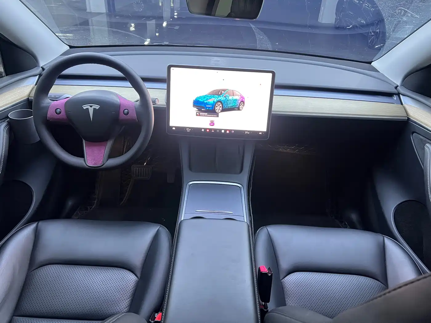TESLA MODEL Y