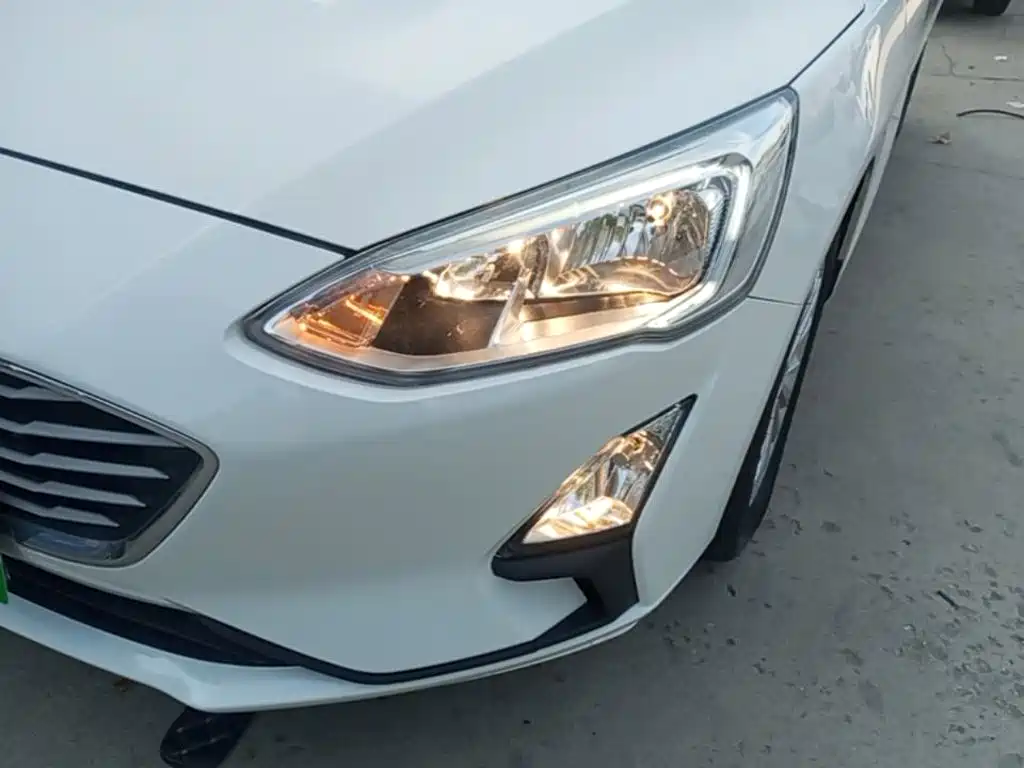 Photo 24 - Ford Focus