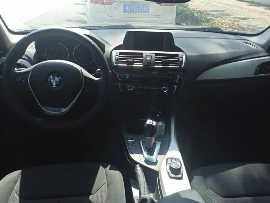 BMW 1 Series (Import) 2017 2016 118i Leading