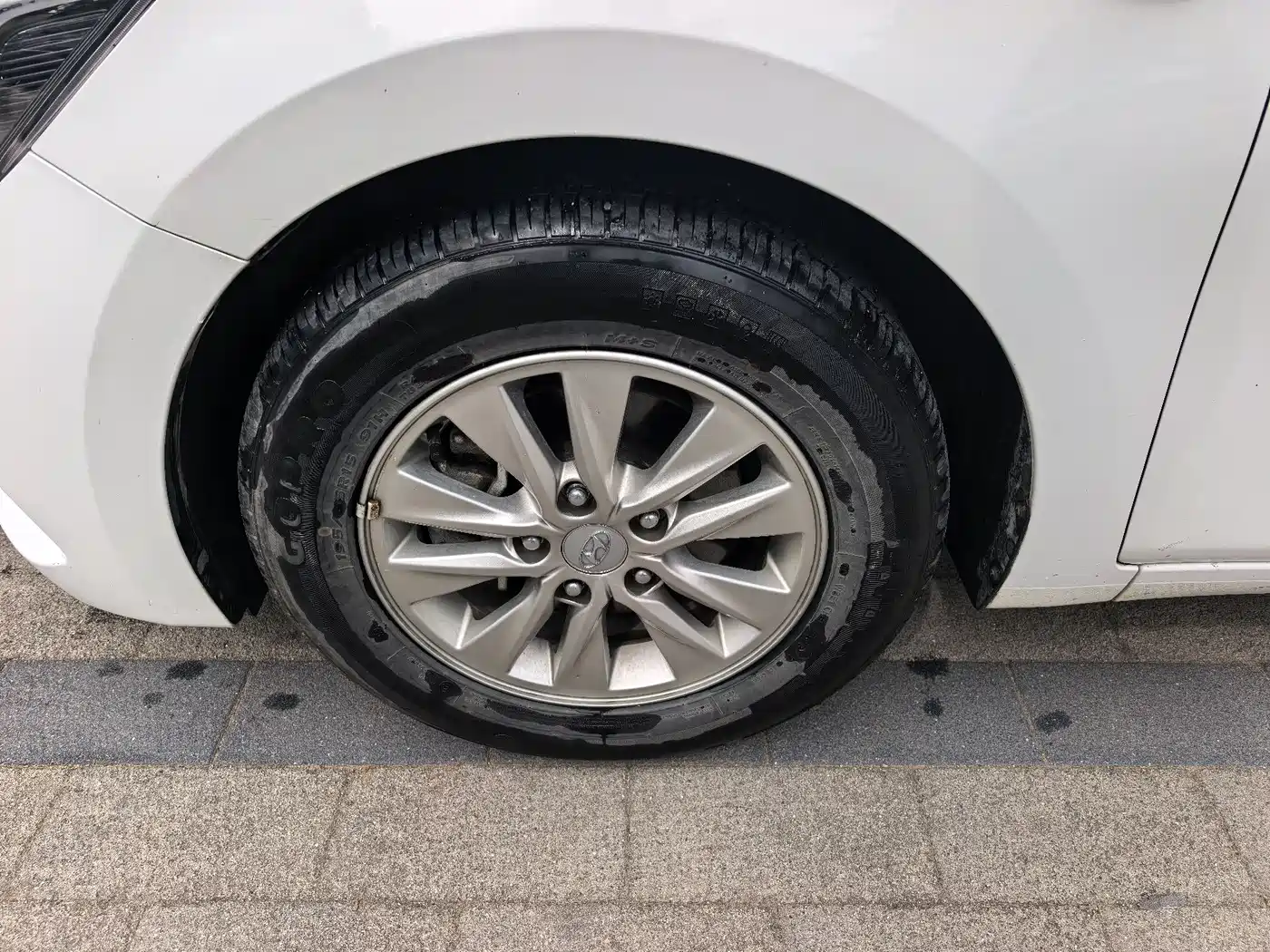 Hyundai Elantra 2018 1.6L Automatic Pleasing Edition GL China VI фото 3