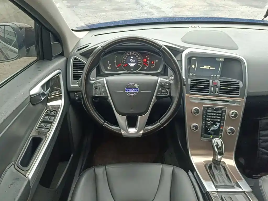 Photo 11 - Volvo XC60