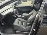 Photo 7 - Tesla Model Y