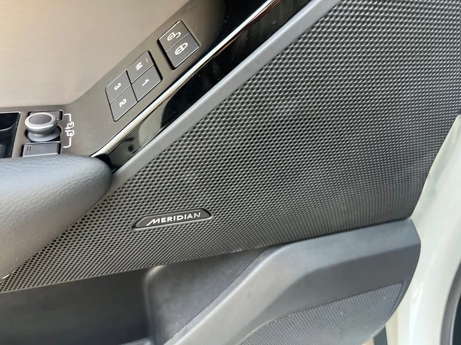 Фото 7 - Land Rover Range Rover Velar