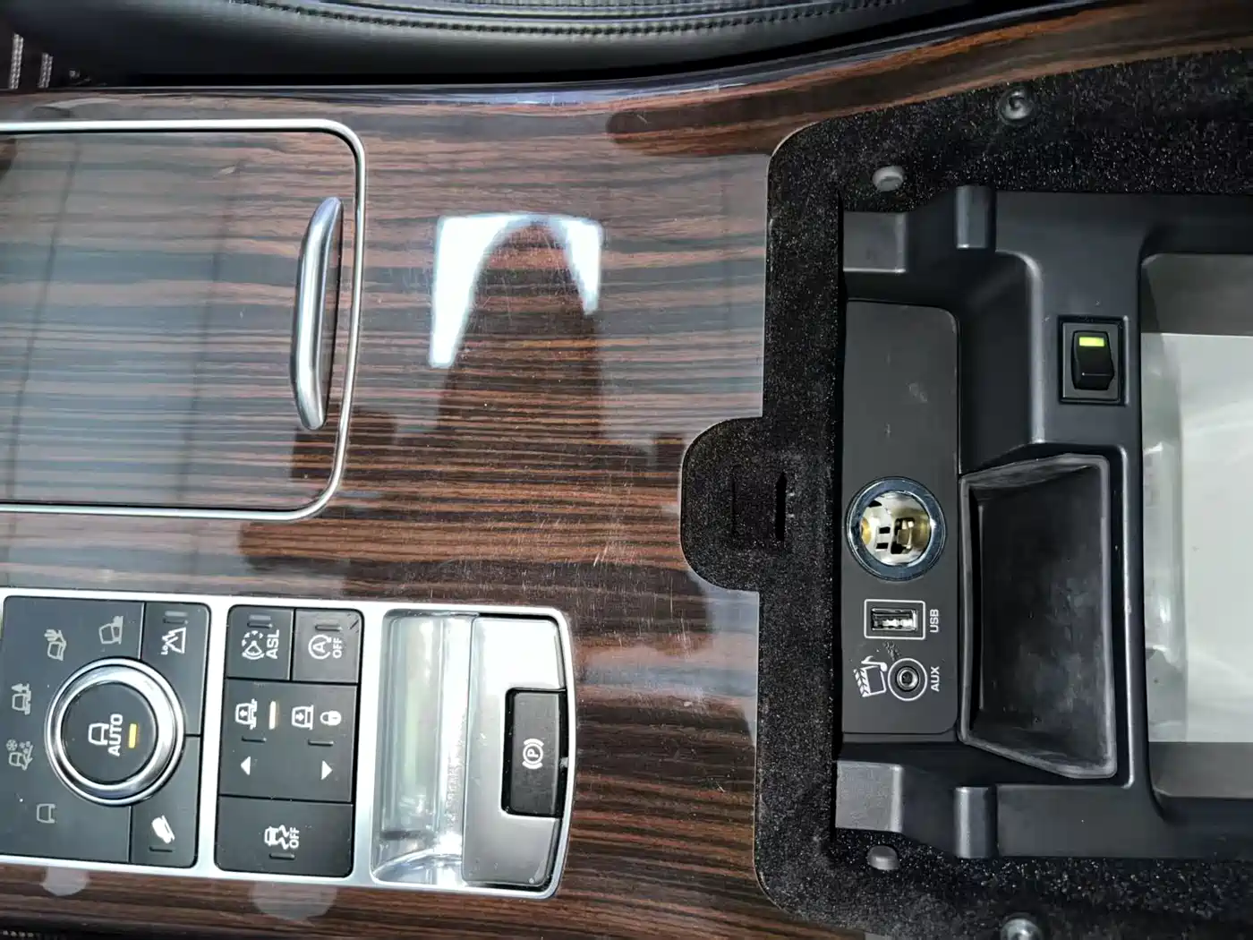 Land Rover Range Rover 2014 3.0 SC V6 Vogue SE Genesis Extended Edition фото 17