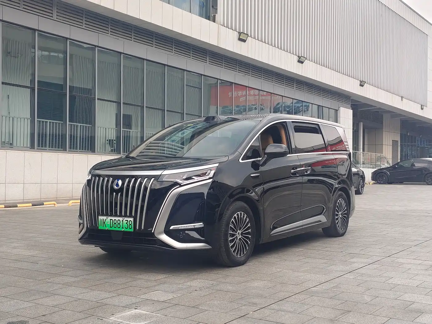 DENZA D9