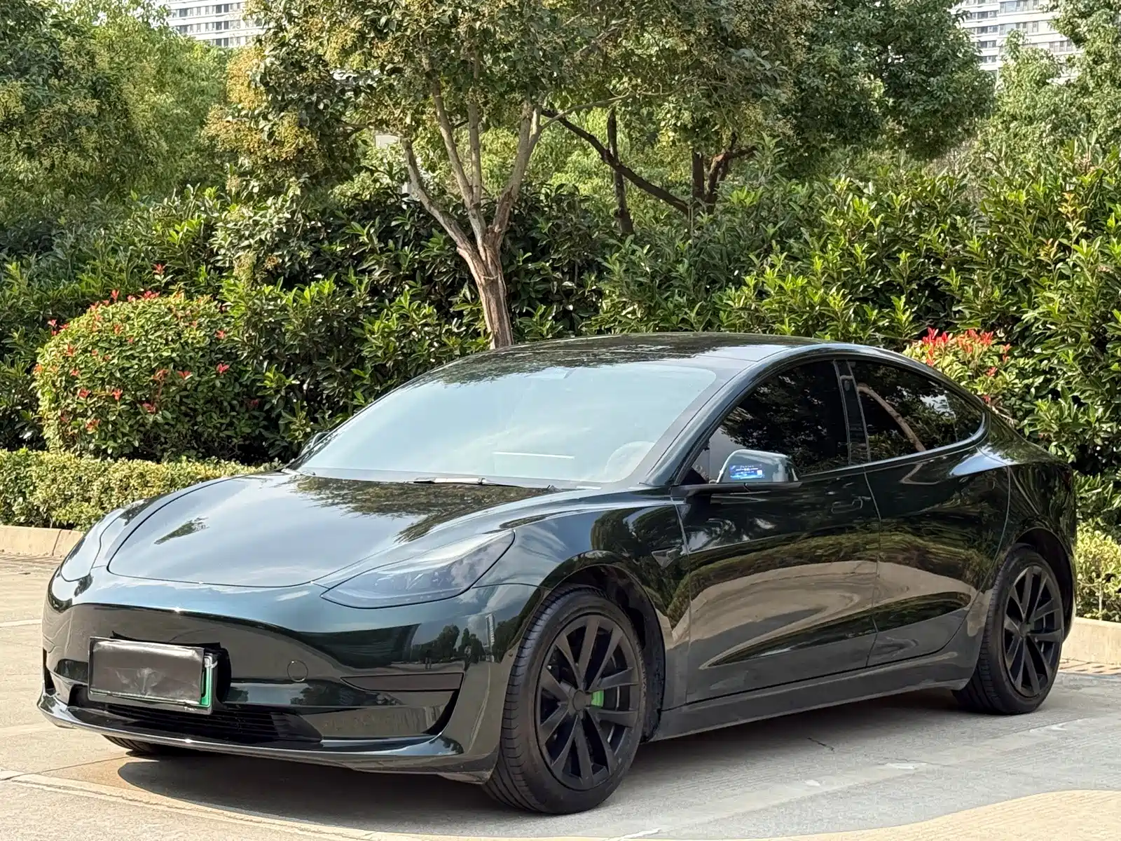 Фото 1 - Tesla Model 3