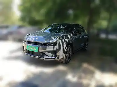 Lynk & Co 06